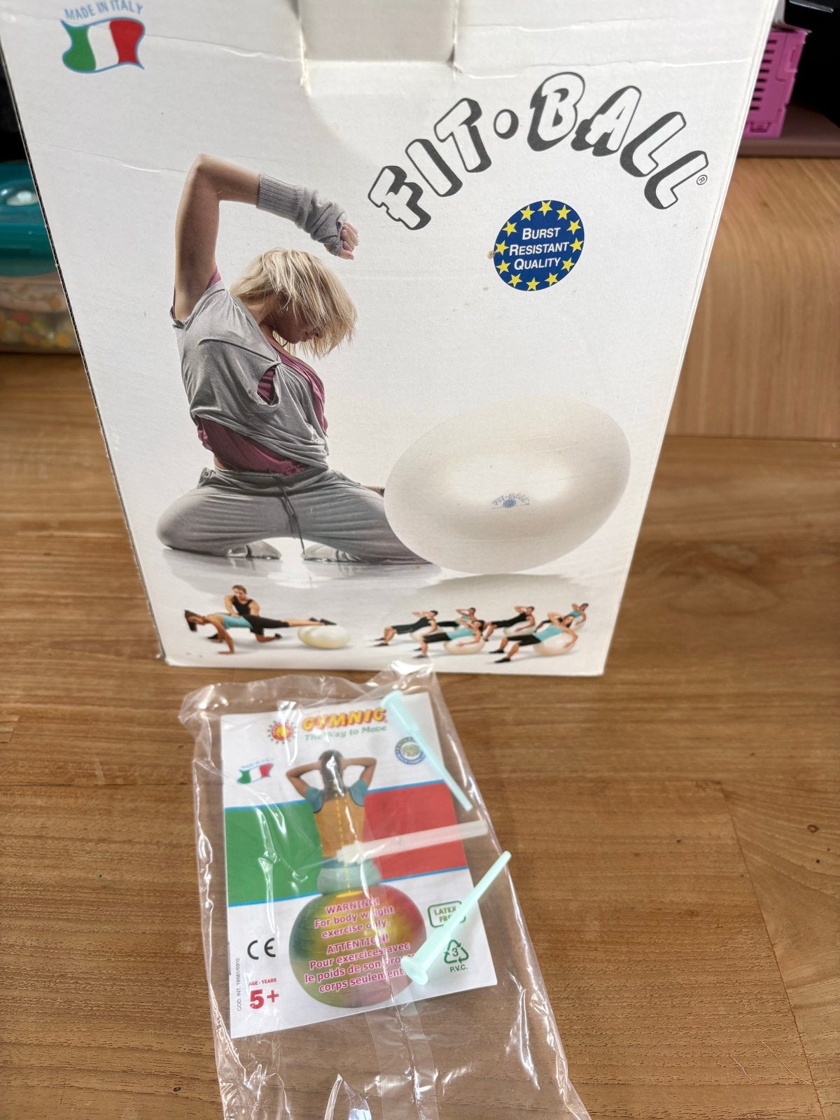 Fit Ball Gymnic 65 cm - Ideaal voor fitness en revalidatie, Ophalen of Verzenden, Nieuw, Buik, Fitnessbal
