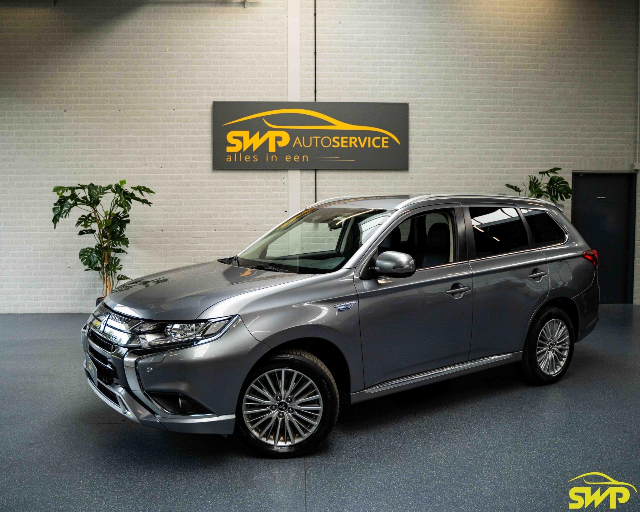 Mitsubishi Outlander 2.4 PHEV Intense | Navi | Camera | Dode, Auto's, Automaat, Euro 6, 4 cilinders, 1865 kg