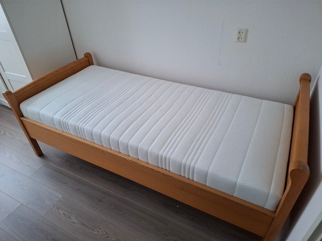 Senioren bed, Gebruikt, 90 cm, Eenpersoons, Bruin