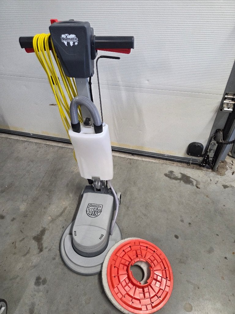 Numatic Éénschijf Schrob boen machine NLL-415+Vloeistoftank, Ophalen, Zo goed als nieuw, Schrobmachine