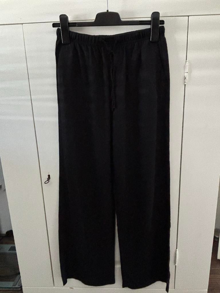 Zwarte linnen broek van Bershka elastische tailleband, Kleding | Dames, Broeken en Pantalons, Maat 38/40 (M), Zwart, Ophalen of Verzenden