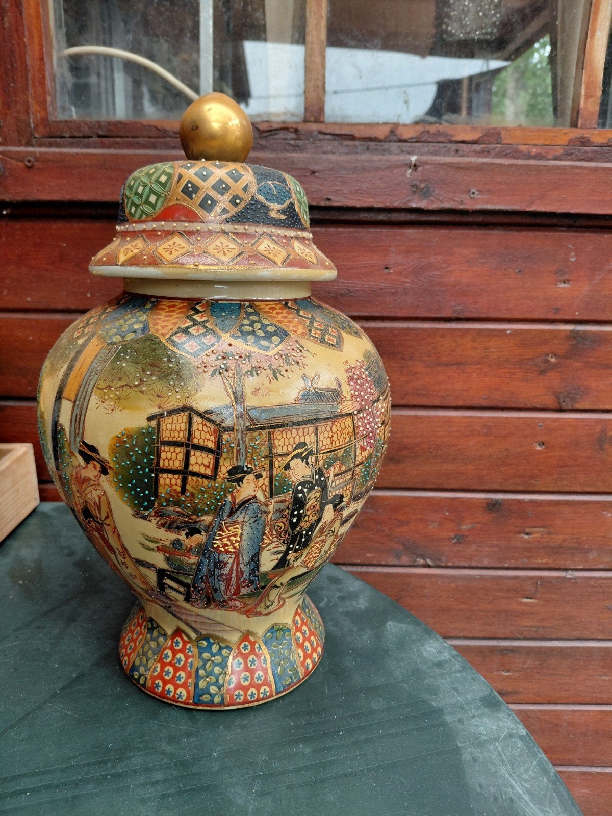 Antieke Japanse Satsuma Vaas met Scènes van Geisha's, Antiek en Kunst, Ophalen
