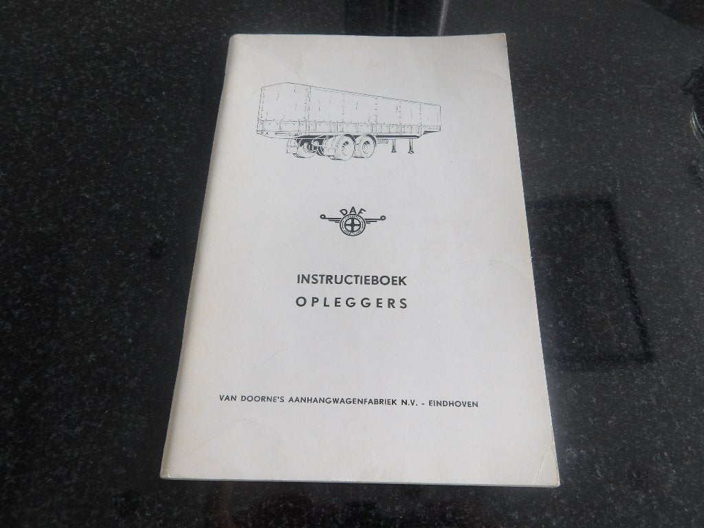 DAF Opleggers - Instructieboek - NL, Verzenden