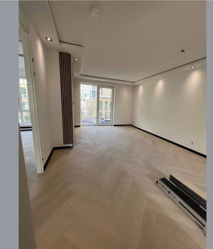 Woning renovatie badkamer stucwerk schilder visgrat laminaat, Ophalen of Verzenden, Zo goed als nieuw, Minder dan 10 m², Laminaat