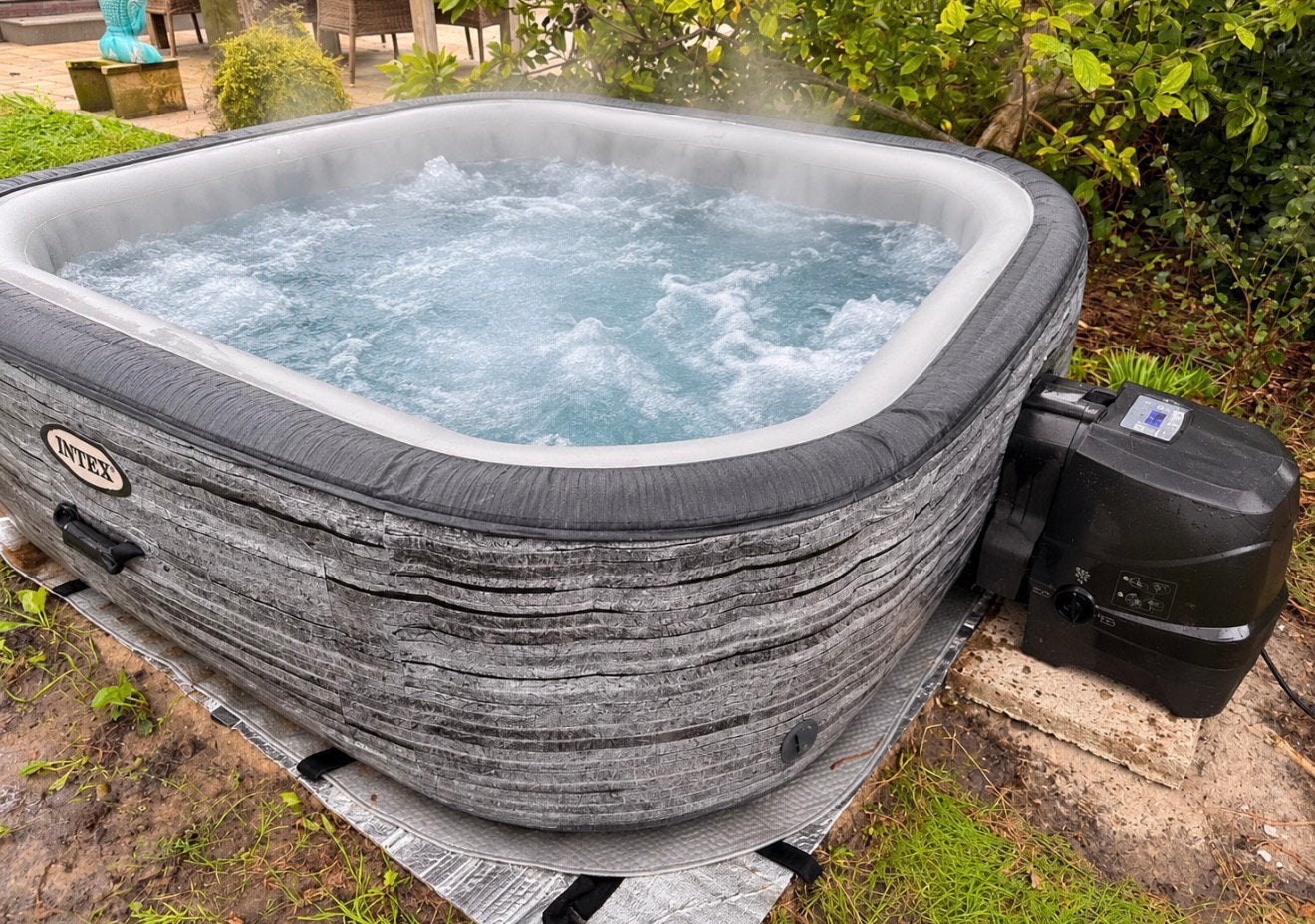 Intex pure spa Jacuzzi 6 persoons met verwarming / reiniging, Tuin en Terras, Ophalen, Zo goed als nieuw, Afdekzeil, Opblaasbaar