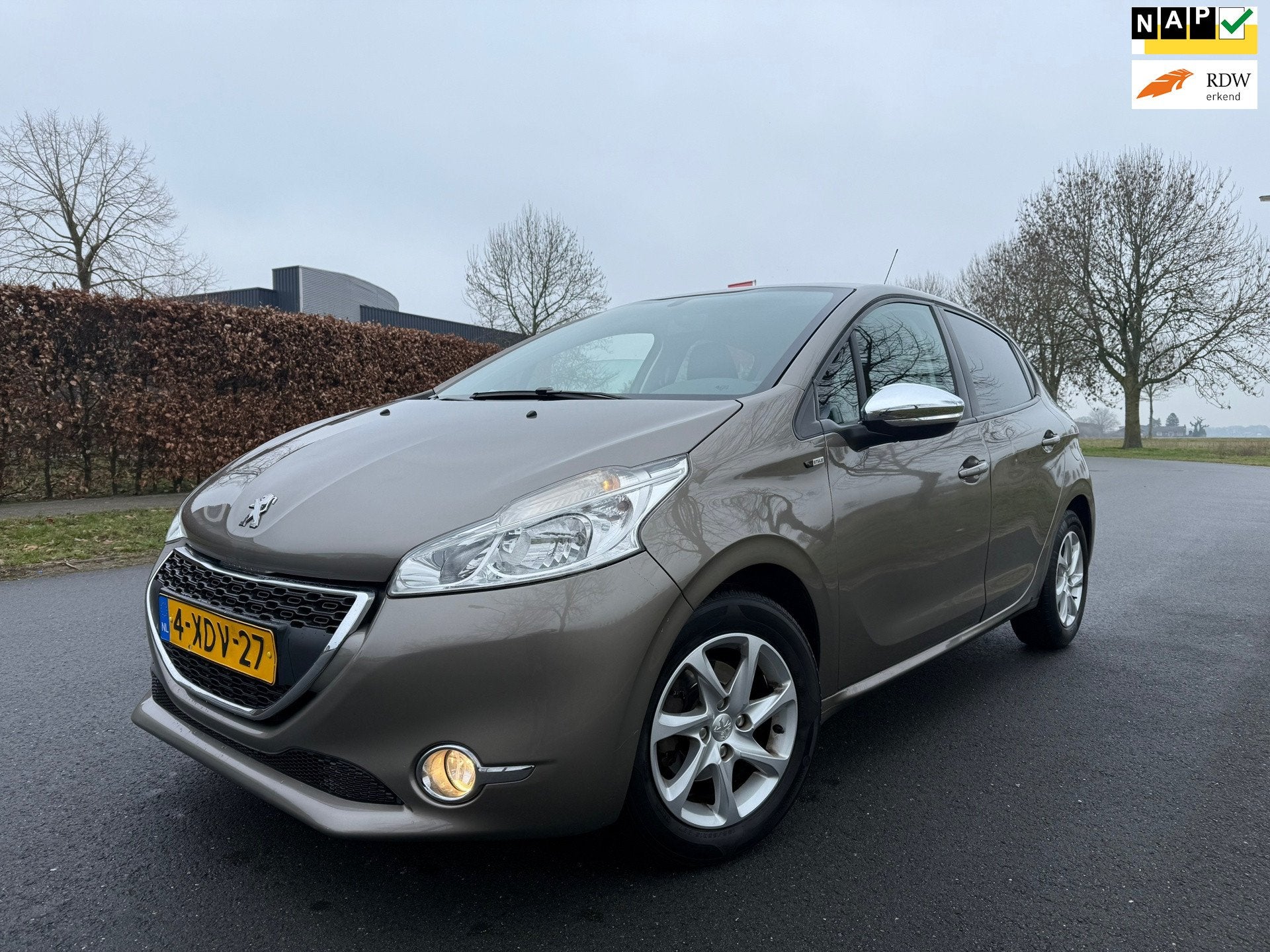 Peugeot 208 1.2 VTi Style NAP/NAVI/APK 2-2027, Voorwielaandrijving, Euro 5, Gebruikt, 1199 cc