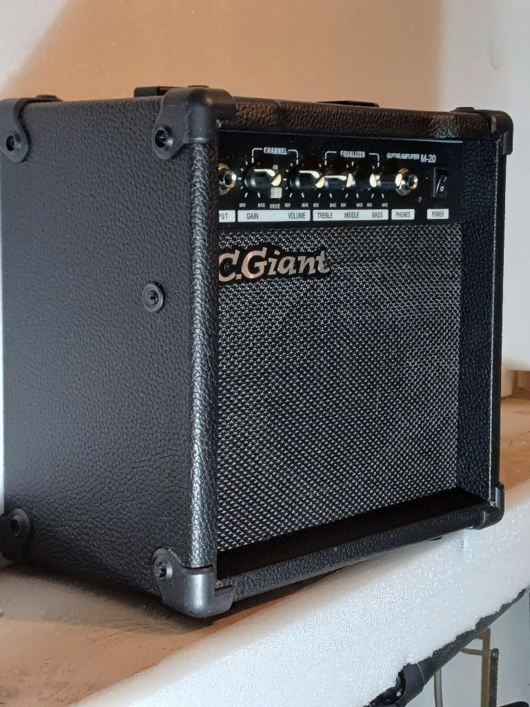 Goed werkende G.GIANTgitaar versterken met microfoon, Muziek en Instrumenten, Microfoons, Ophalen of Verzenden, Zo goed als nieuw