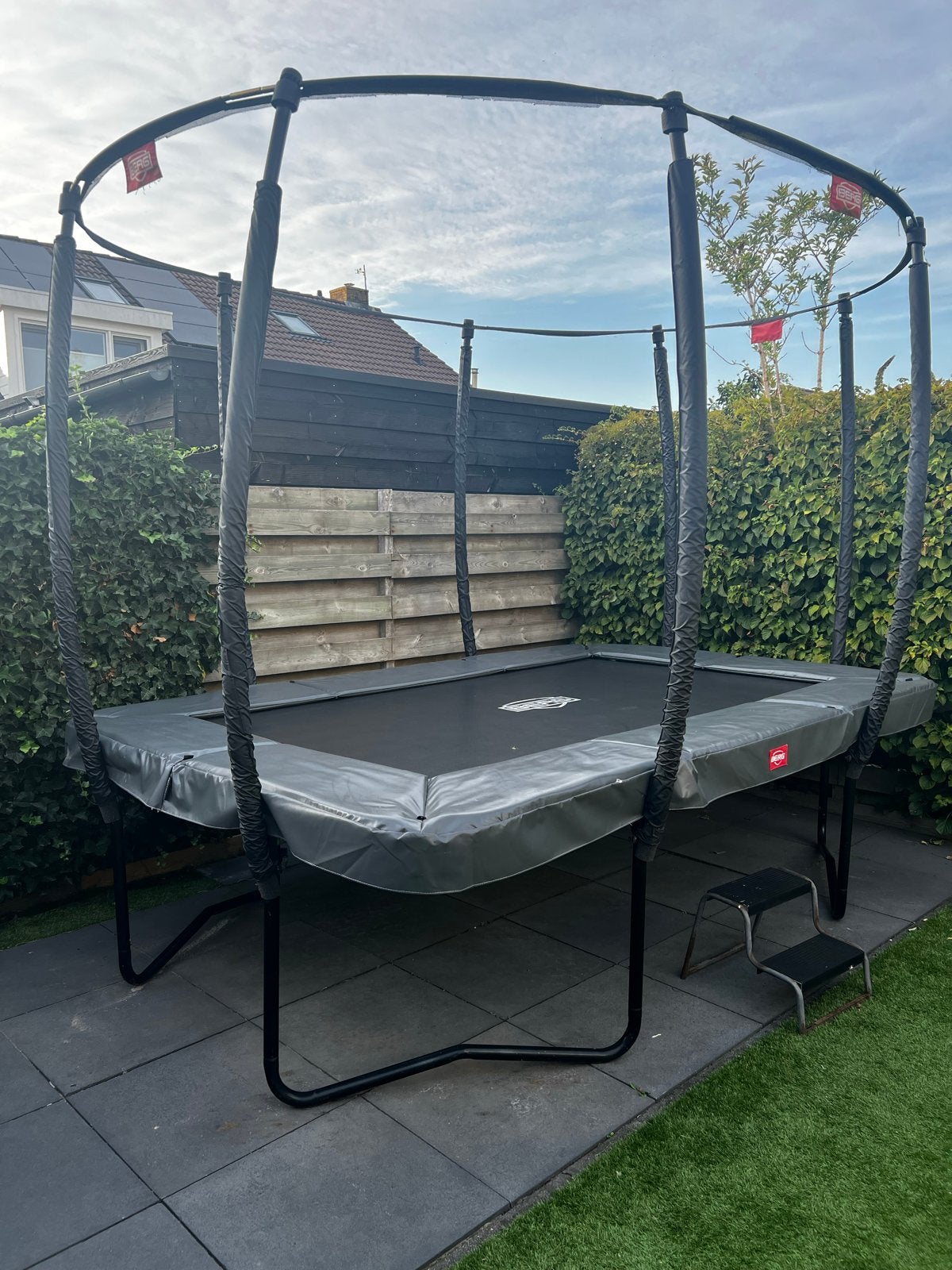 BERG Ultim Champion Regular Trampoline 3.30 x 2.20, Ophalen, Gebruikt