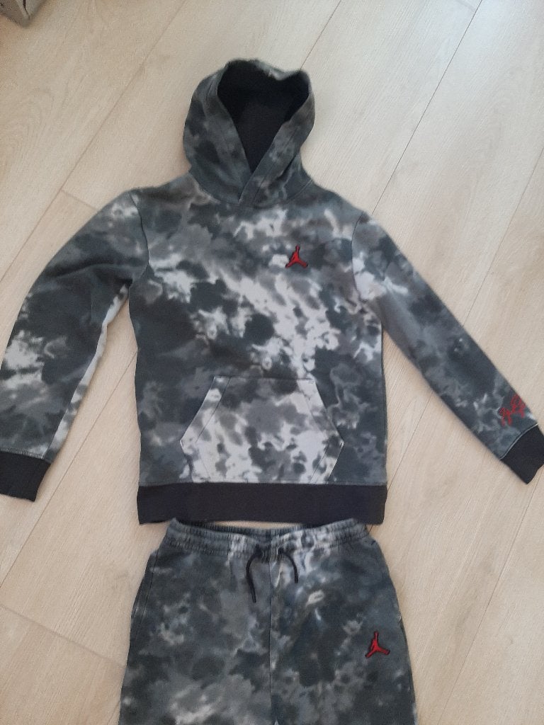 Jordan trainingspak tie-dye grijs, maat 12-13 jaar, Ophalen, Jongen of Meisje, Zo goed als nieuw, Jordan