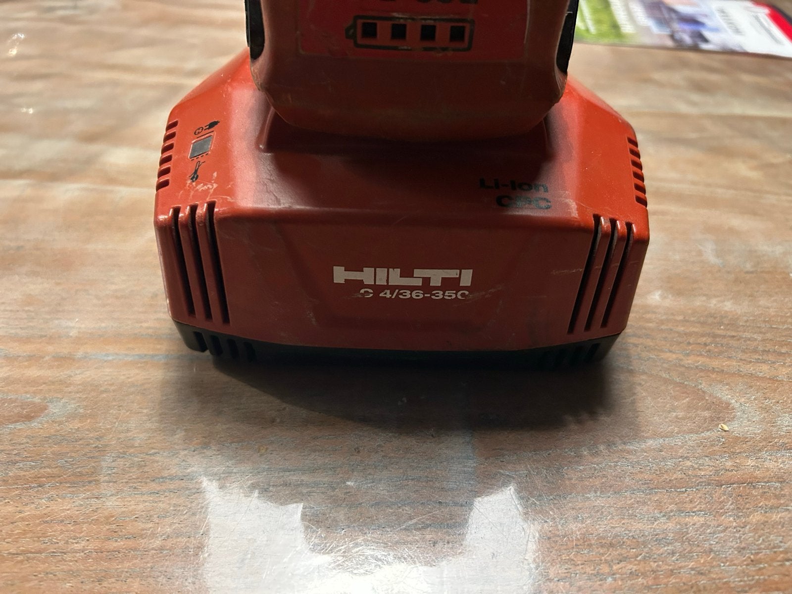 Hilti accu en oplader C 4/36-350, gebruikt, Ophalen of Verzenden, Gebruikt, Overige typen