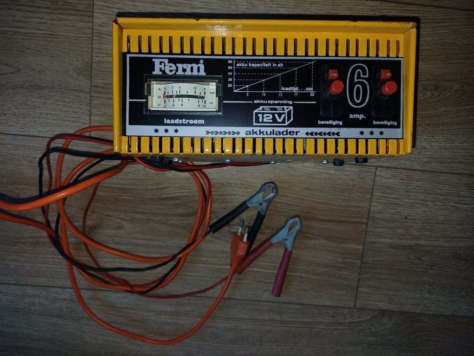 Ferm acculader 12V - Gebruikt, Gebruikt, Universele onderdelen