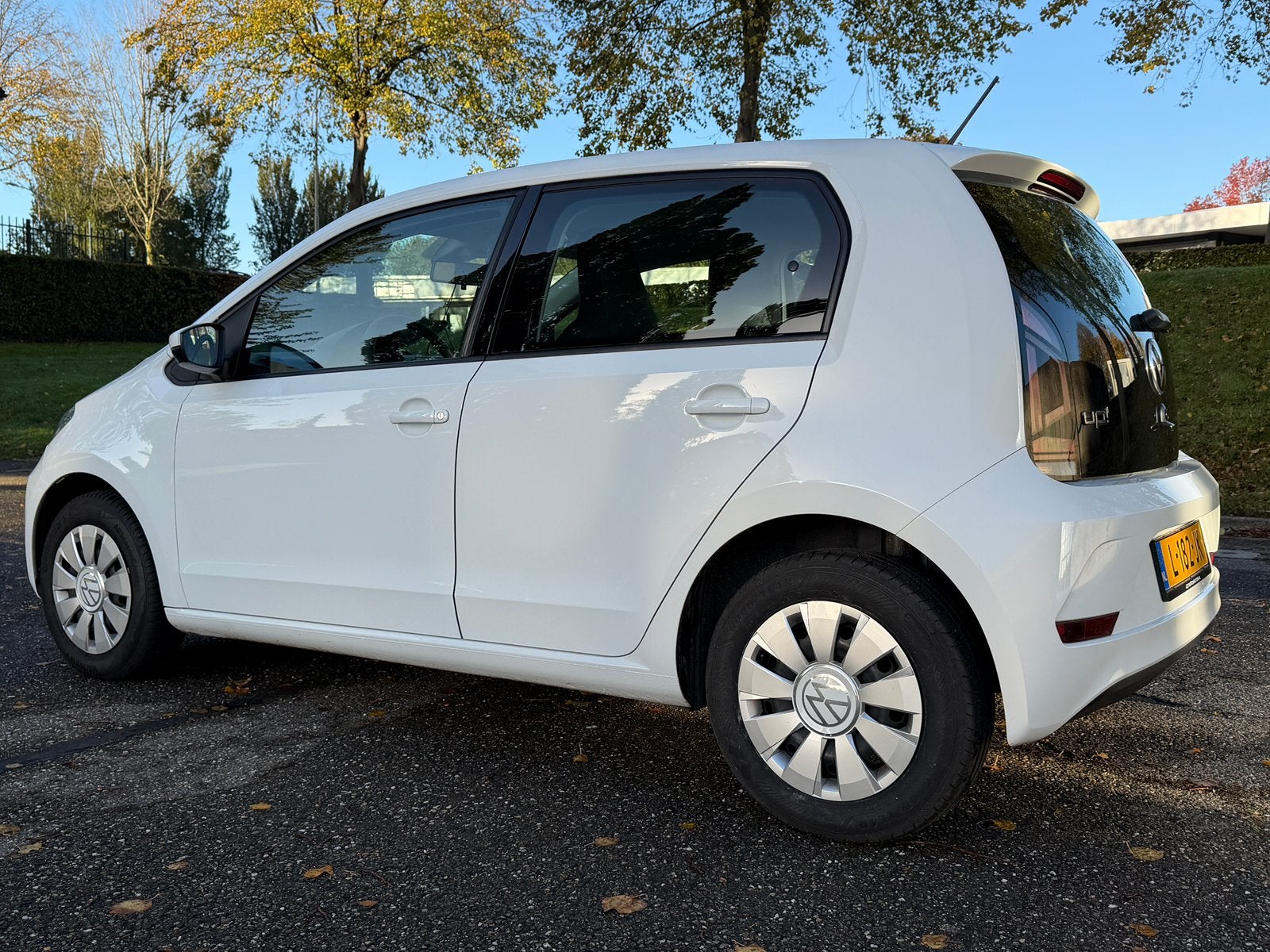 Volkswagen Up 1.0 BMT  65 Hp Airco, NAP,, Auto's, 4 stoelen, Origineel Nederlands, Handgeschakeld, Particulier