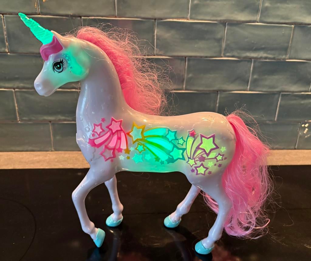 Barbie unicorn dreamtopia met licht en geluid, Ophalen, Zo goed als nieuw, Pop