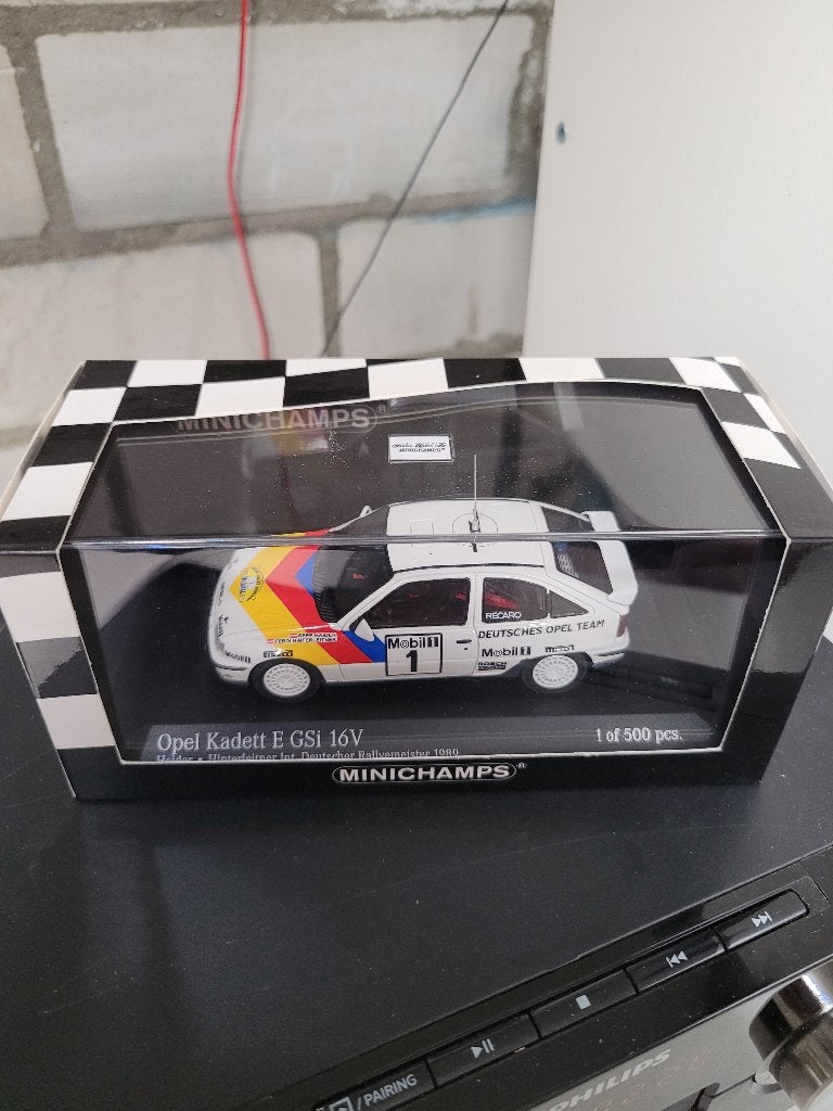 opel kadett E gsi 16V rallymeiter 1989 minichamps 1:43, Ophalen of Verzenden, Zo goed als nieuw, Auto, MiniChamps