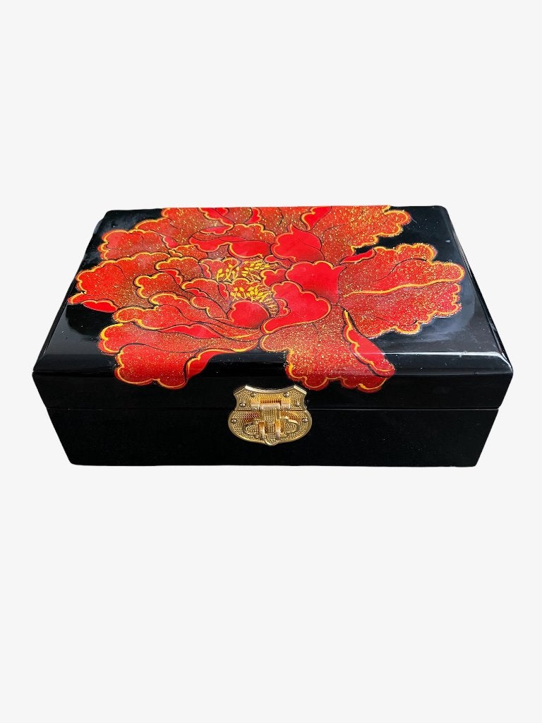 Chinese lakdoos chinees sieraden kist doos box lak handwerk, Verburgt Vintage, Chinese lakdoos chinees sieraden kist doos box lak handwerk Prachtige handwerk chinese lakdoos Sieradenkist  Hoog 8 cm Breed 21 cm Diep 14 cm  Artikelnummer S26