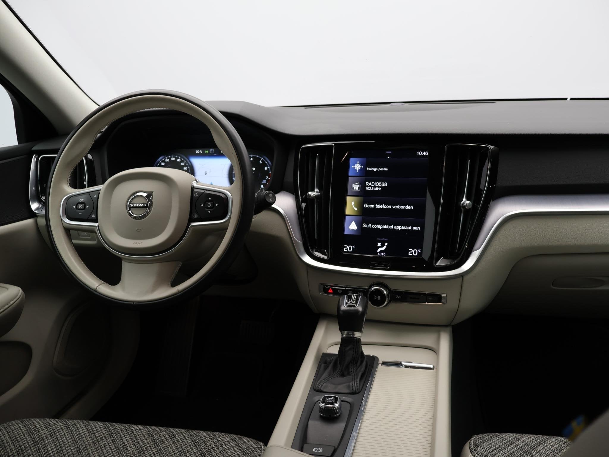 Volvo V60 2.0 T5 Momentum Pro / Adaptive Cruise / Pilot Assi, Auto's, 15 km/l, Euro 6, 4 cilinders, Leder en Stof