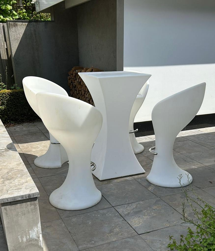 Bartafel en stoelen met verlichting erin, Ophalen, Zo goed als nieuw