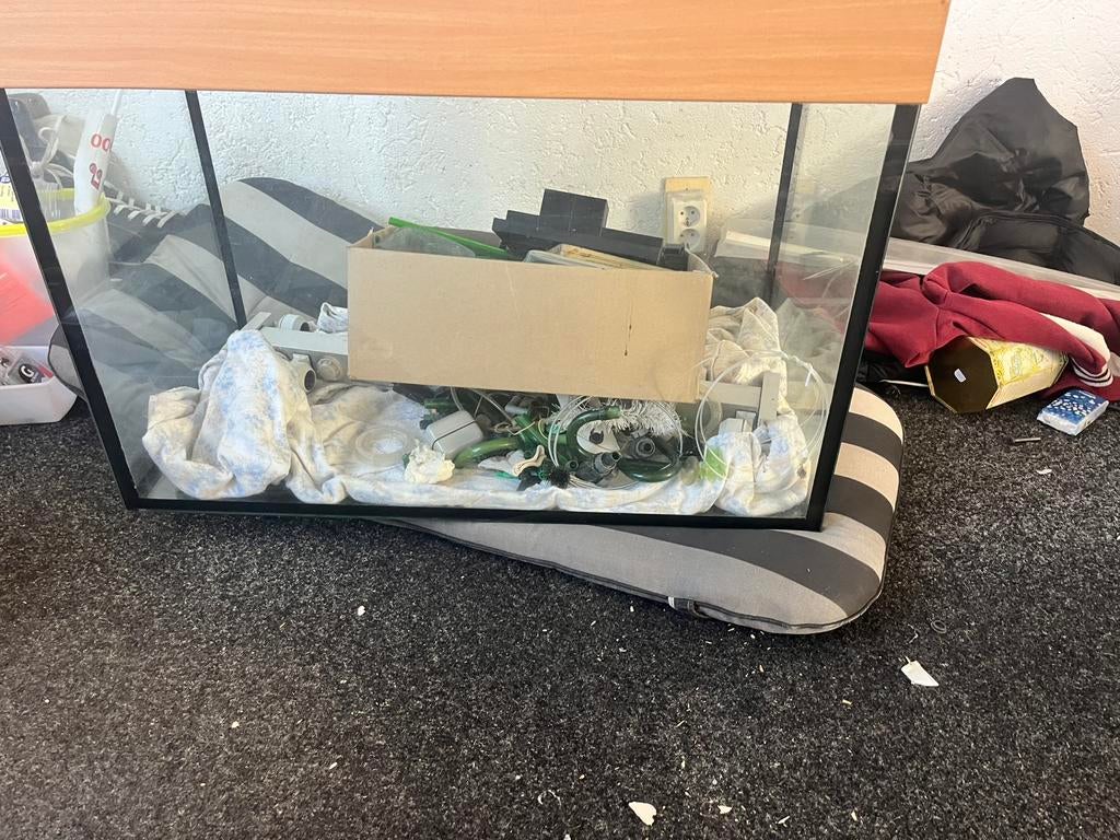 Aquarium met pomp, Ophalen, Inclusief toebehoren, Gebruikt, Leeg aquarium