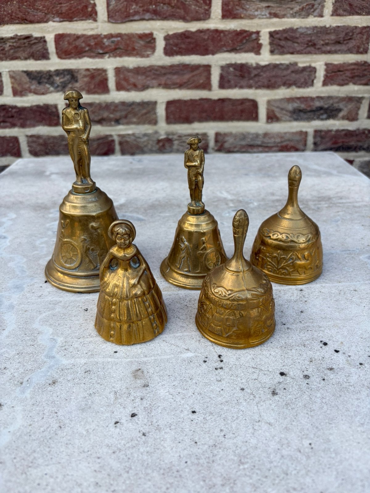 5 bronzen tafelbellen goede staat, Ophalen