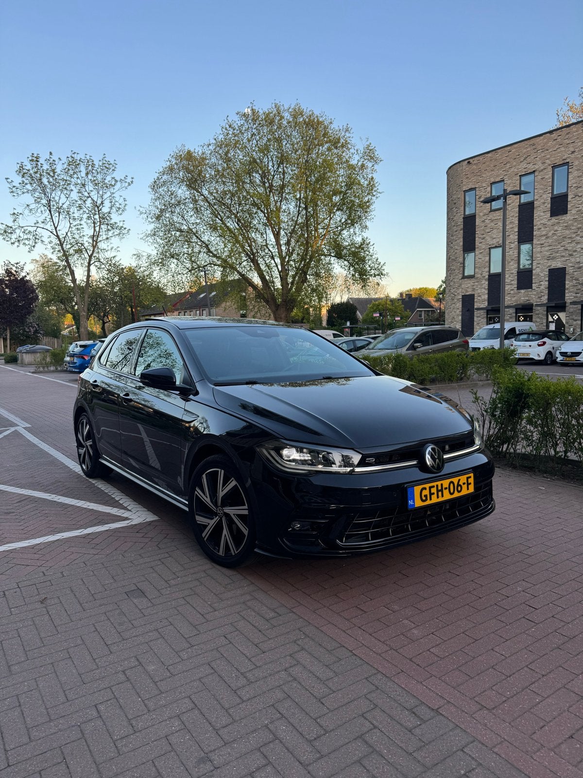 Volkswagen Polo 1.0 TSI 110pk Dsg-7 2022 Zwart, Zwart, 19 km/l, 3 cilinders, 1100 kg
