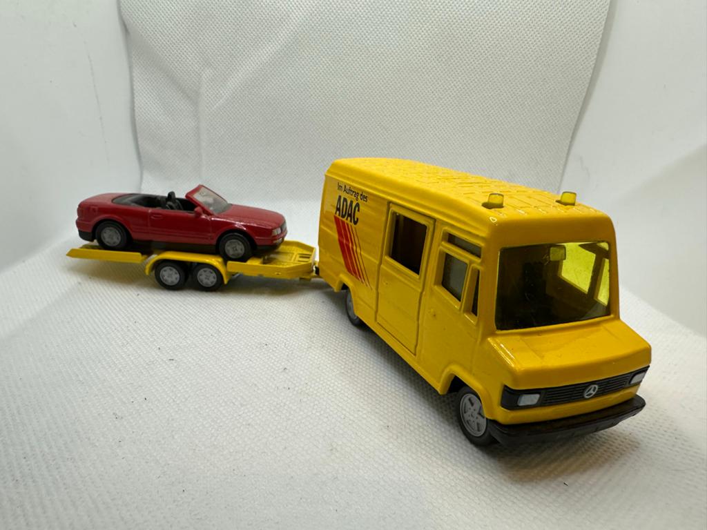 Siku Mercedes 809D ADAC met trailer en Audi Cabrio, Ophalen of Verzenden, Zo goed als nieuw