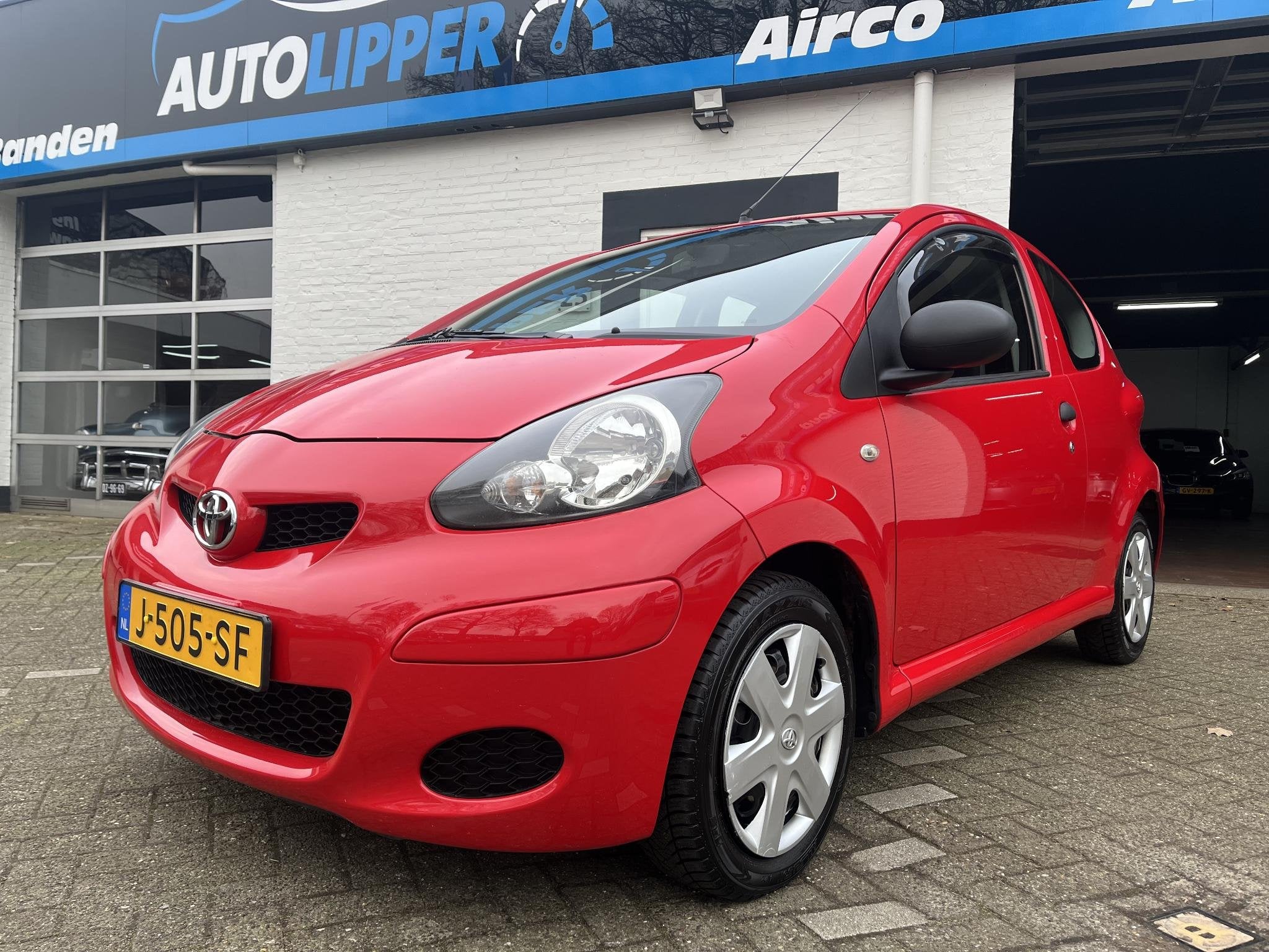 Toyota Aygo 1.0-12V Access /All season banden/Nieuwe apk bij, Auto's, Toyota, Voorwielaandrijving, Euro 5, Stof, Gebruikt