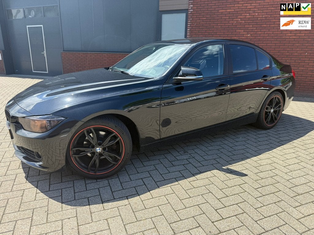 BMW 3-serie 320D BLACK EDITION 2014/NAP ORG NL!/AUTOMAAT/BRE, Auto's, Automaat, 4 cilinders, Origineel Nederlands, Diesel