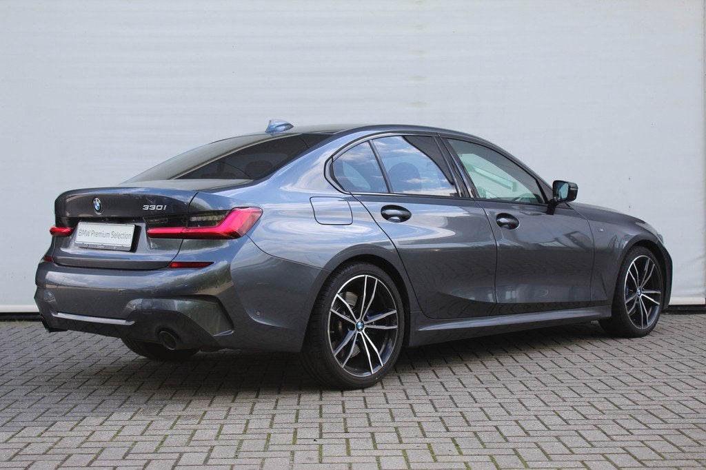 BMW 3 Serie 330i M Sport Automaat / Sportstoelen / Head-Up /, Auto's, BMW, Automaat, 1998 cc, Achterwielaandrijving, Gebruikt