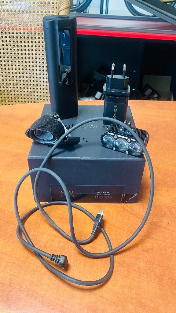 Gloworm XS 2800 complete lamp nieuw!, Batterij, Voorlicht, Ophalen of Verzenden, Zo goed als nieuw