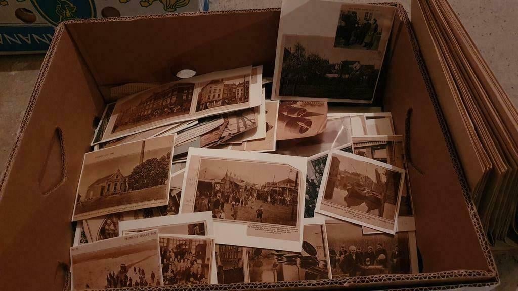 T.e.a.b. diverse knipsels van Nederland en sport, Verzamelen, Ophalen of Verzenden, 1920 tot 1940, Knipsel(s)