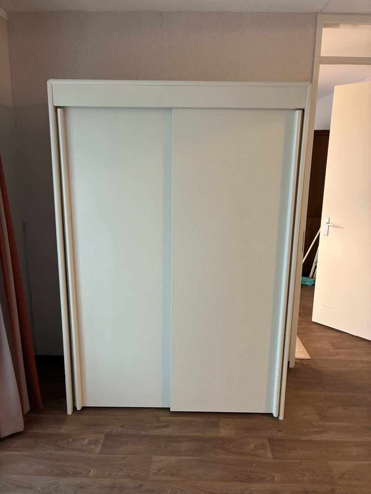 Kledingkast, solide MDF, Ophalen, Gebruikt, 200 cm of meer, Met plank(en)