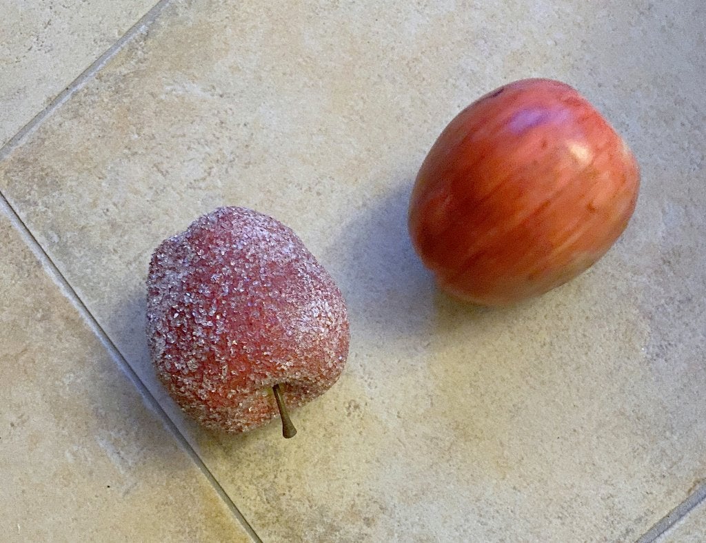 2 grote kunst appels / kunstfruit, Overige typen, Roze, 10 cm, Ophalen of Verzenden
