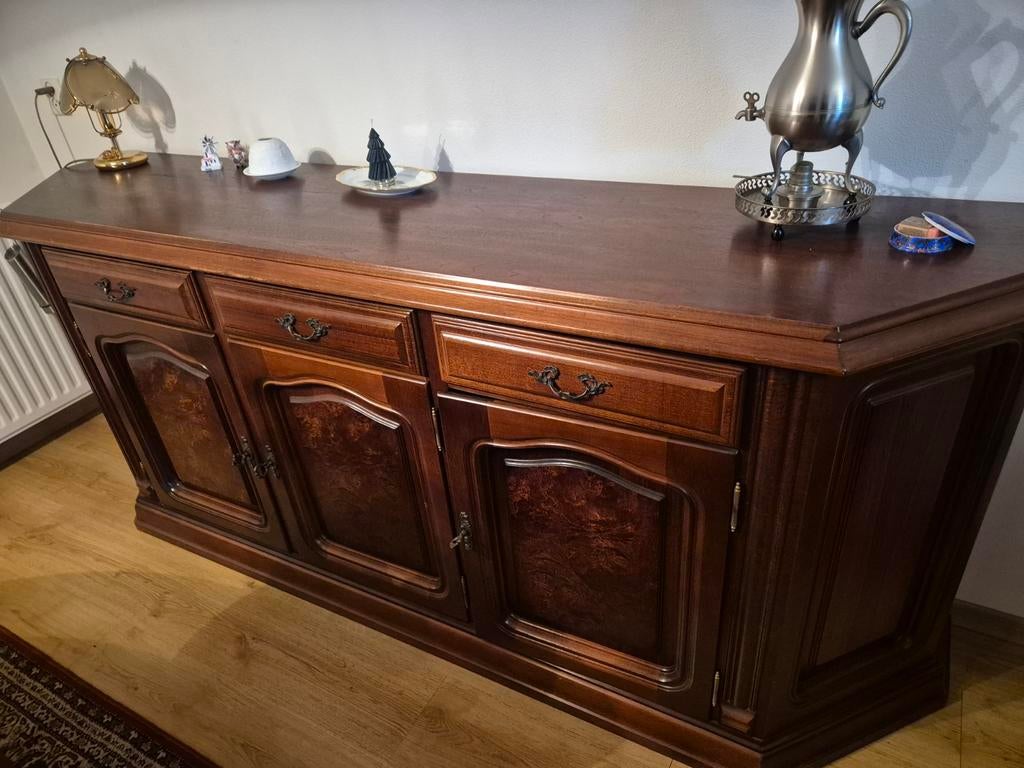 Klassiek dressoir met 3 deuren en 3 lades, Huis en Inrichting, Ophalen, 25 tot 50 cm