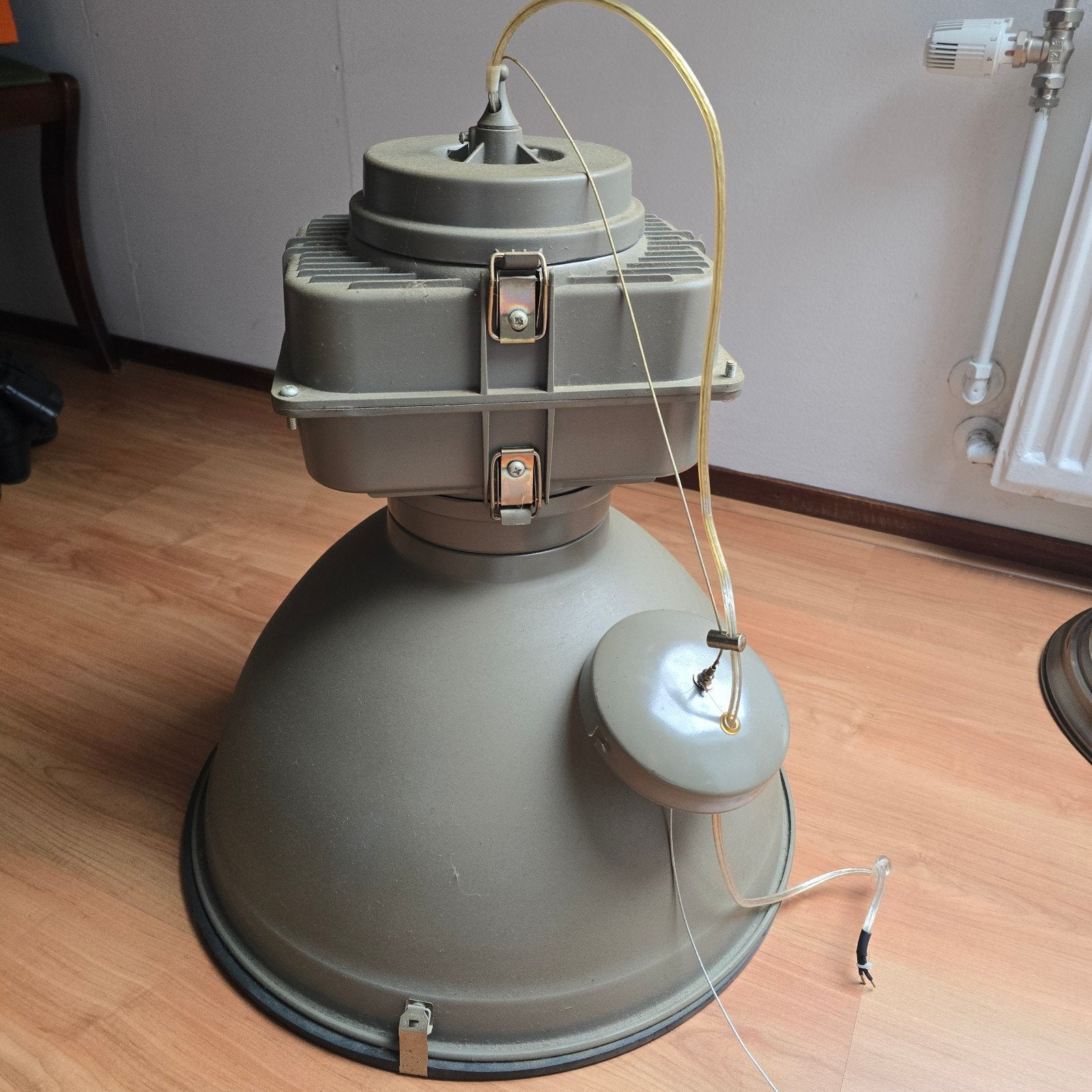 Industriële lamp/fabriekslamp - CHERICONI. groen/grijze, Huis en Inrichting, Metaal, Overige merken, Gebruikt, Grijs