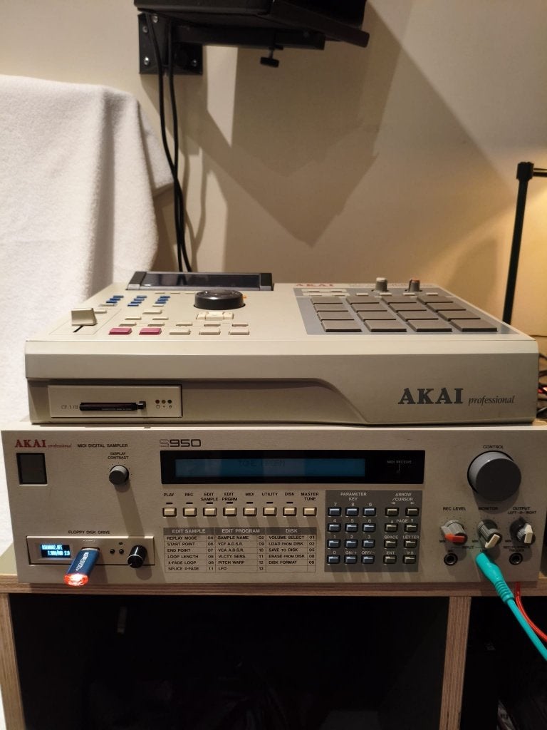AKAI S950, Ophalen, Zo goed als nieuw