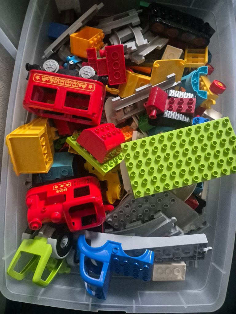 Grote bak Duplo met treinbaan en diverse onderdelen, Kinderen en Baby's, Ophalen, Overige thema's, Duplo, Complete set