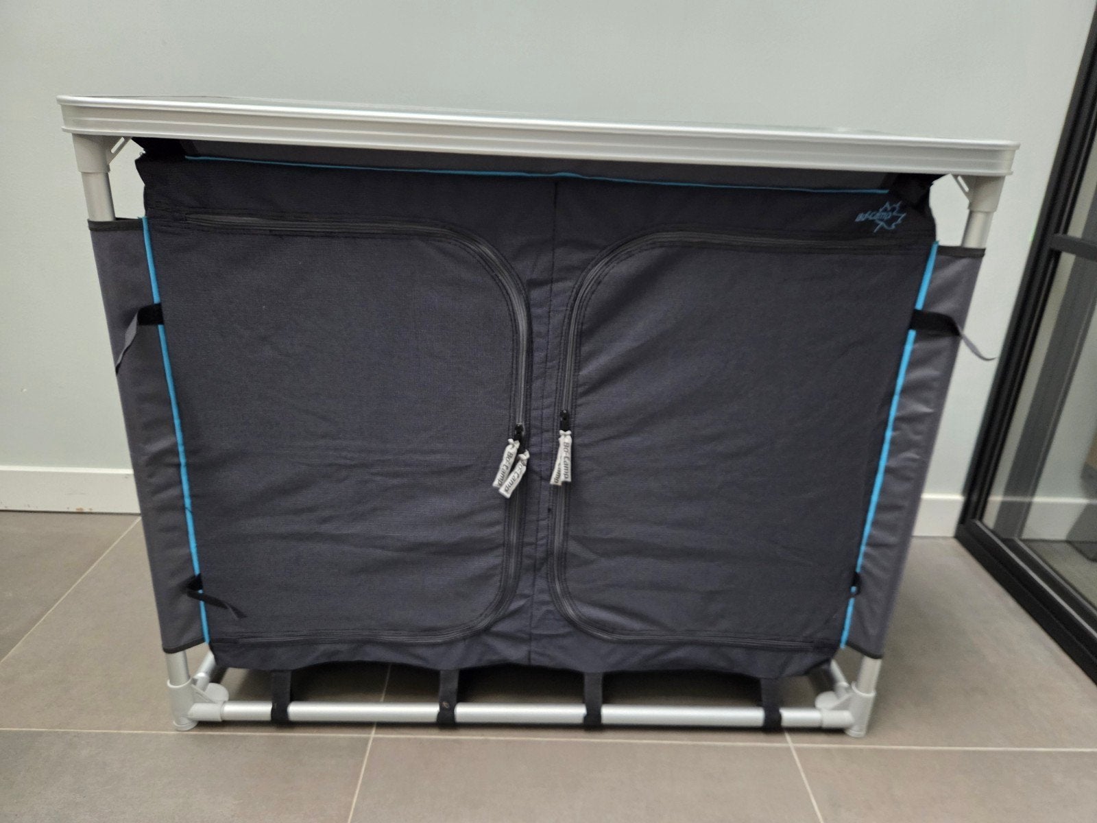 Bo-Camp Campingkast / Keukenkast - Opvouwbaar, Caravans en Kamperen, Kampeeraccessoires, Ophalen, Zo goed als nieuw