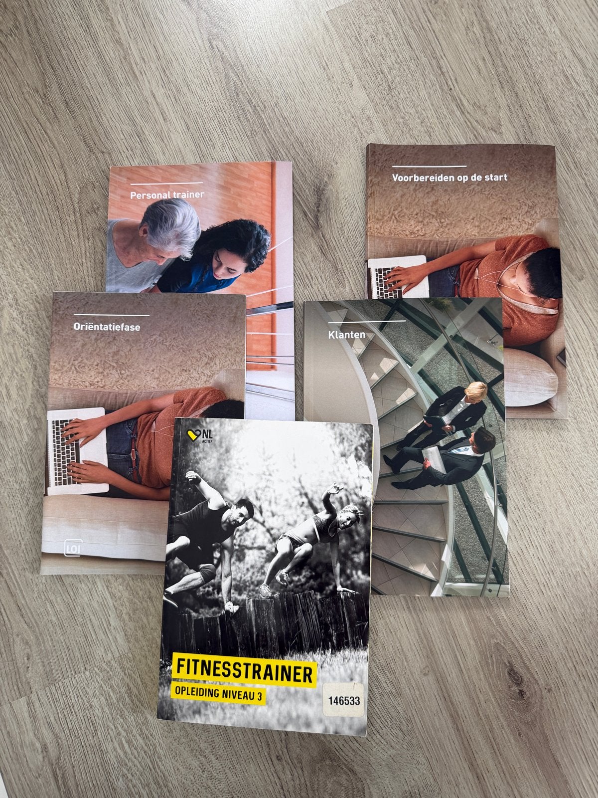 LOI Fitnesstrainer Opleiding Niveau 3 Boekenpakket, Boeken, Studieboeken en Cursussen, Ophalen of Verzenden, Zo goed als nieuw