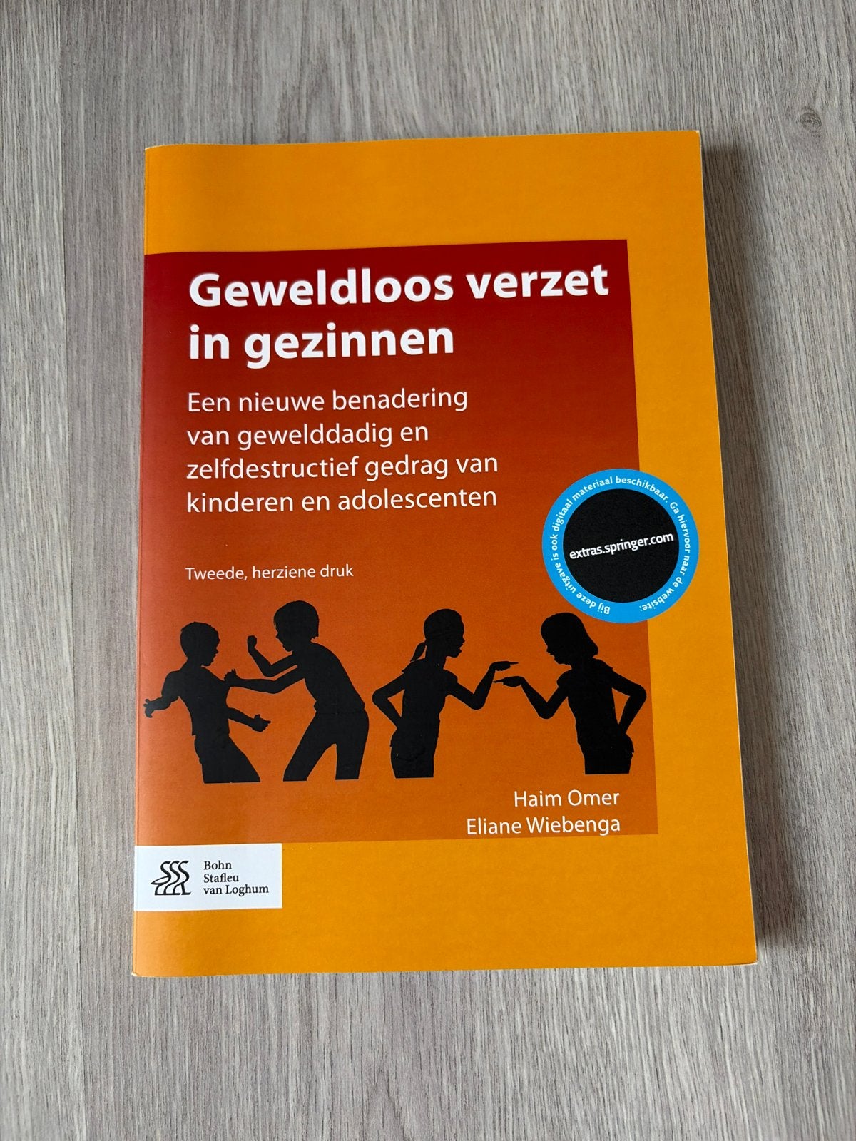 Geweldloos verzet in gezinnen - Haim Omer, Ophalen of Verzenden, Zo goed als nieuw, Opvoeding vanaf 10 jaar