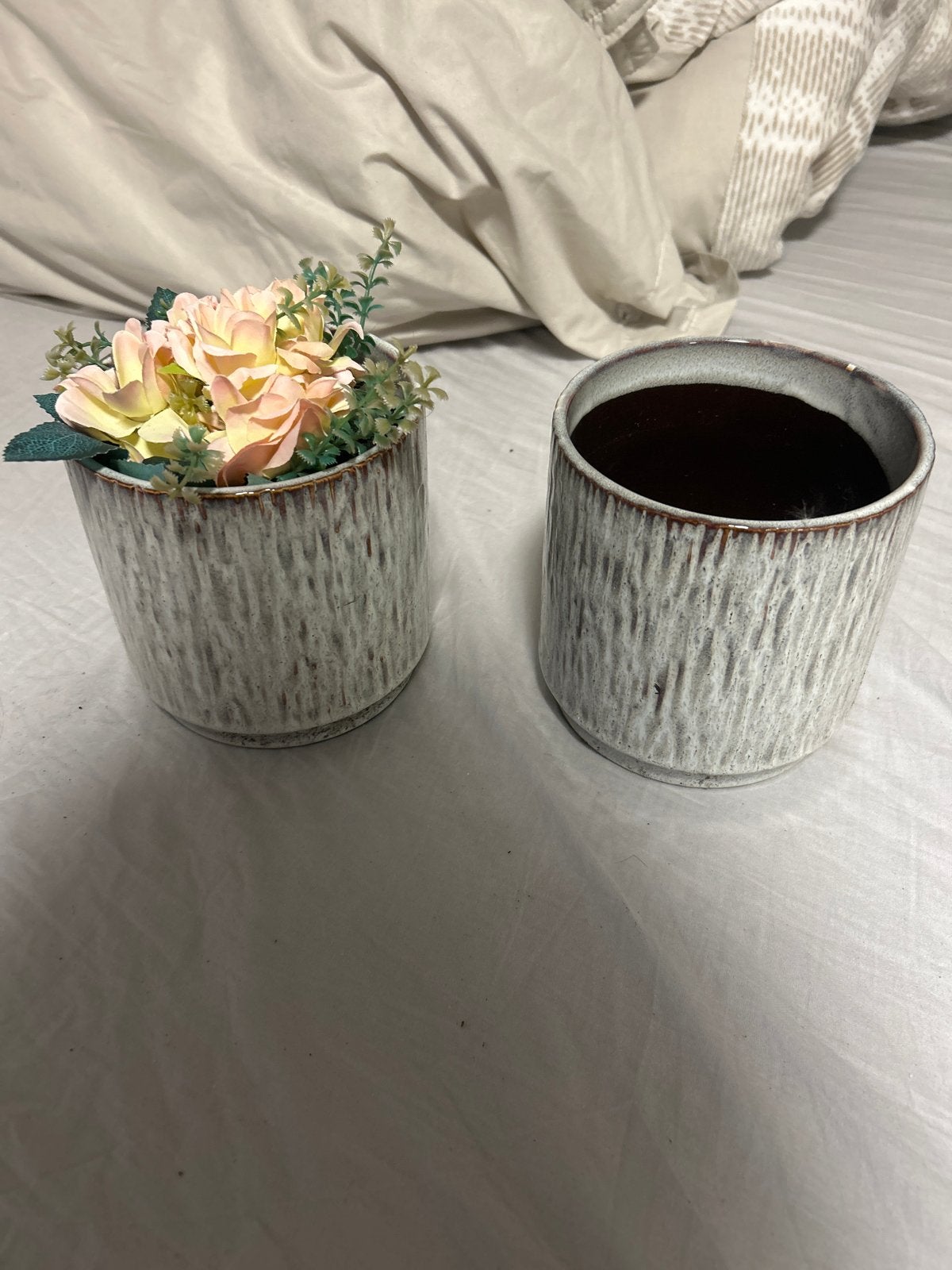 Set van 2 keramische bloempotten met reliëf, Tuin en Terras, Gebruikt, Rond, Binnen, Ophalen of Verzenden