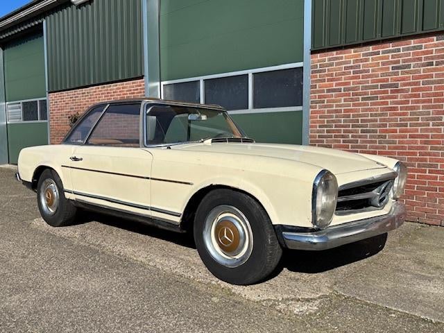 Mercedes 230 SL Pagode Cabriolet 1966 FULL MATCHING EURO, Auto's, Oldtimers, Particulier, Mercedes-Benz, Benzine, Cabriolet, Handgeschakeld