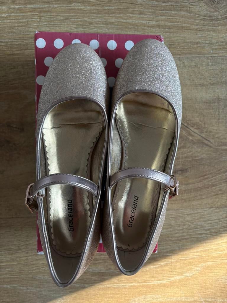 Gouden ballerina maat 35 van Haren, Ophalen of Verzenden, Zo goed als nieuw, Meisje, Schoenen