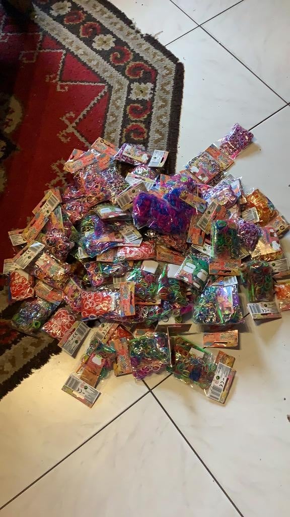 100 zakjes loombandjes 30000 voor 10.00, Ophalen of Verzenden