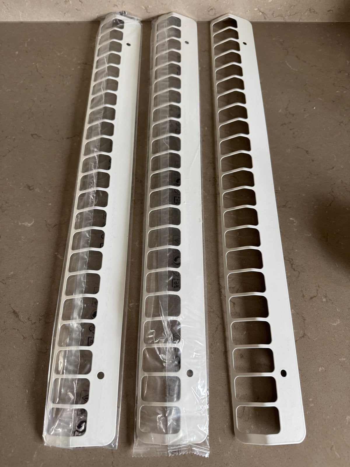 3x IKEA Utrusta ventilatierooster 56x6.5cm, nieuw, Huis en Inrichting, Ophalen of Verzenden, Nieuw, Wit, IKEA
