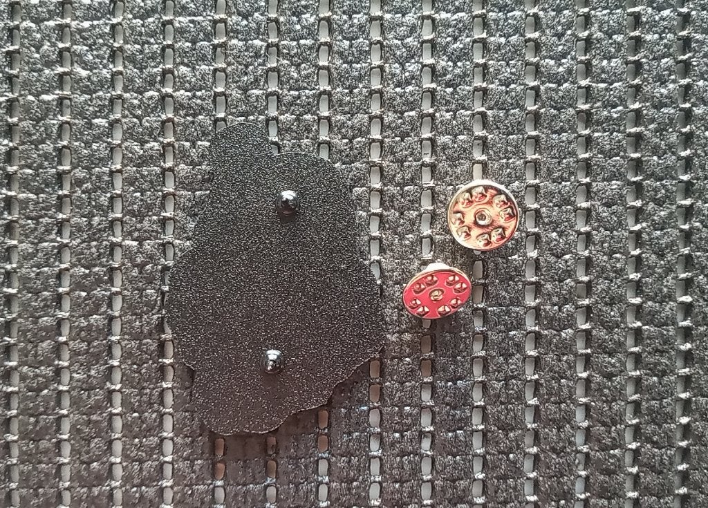 Ac/Dc vrij  mooie 3d shaped speld pin badge shot in the dark, Verzenden, Nieuw, Overige typen