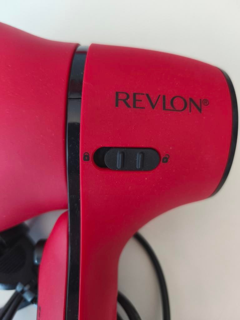 Revlon föhn zowel warm als koud ., Sieraden, Tassen en Uiterlijk, Ophalen of Verzenden, Zo goed als nieuw, Föhn of Haardroger