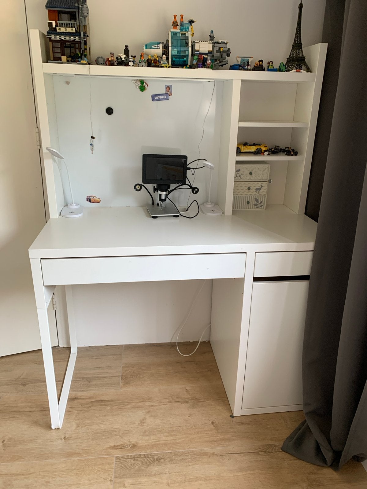 Wit bureau met opbouw en ladeblok IKEA MICKE, Ophalen, Gebruikt, Met lades, Spaanplaat of MDF