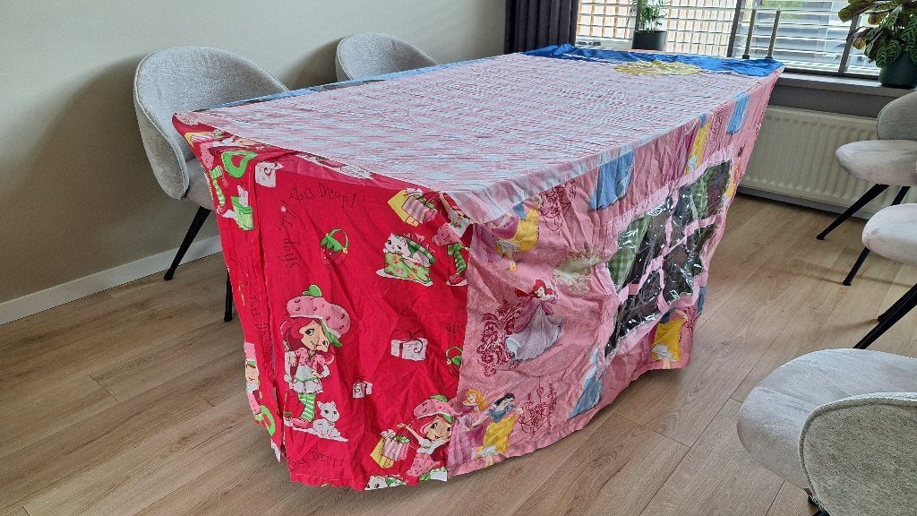 Uniek tafel speelkleed 180x90x75cm, Huis en Inrichting, Tafels | Eettafels, Ophalen, Overige materialen, 50 tot 100 cm, Zo goed als nieuw