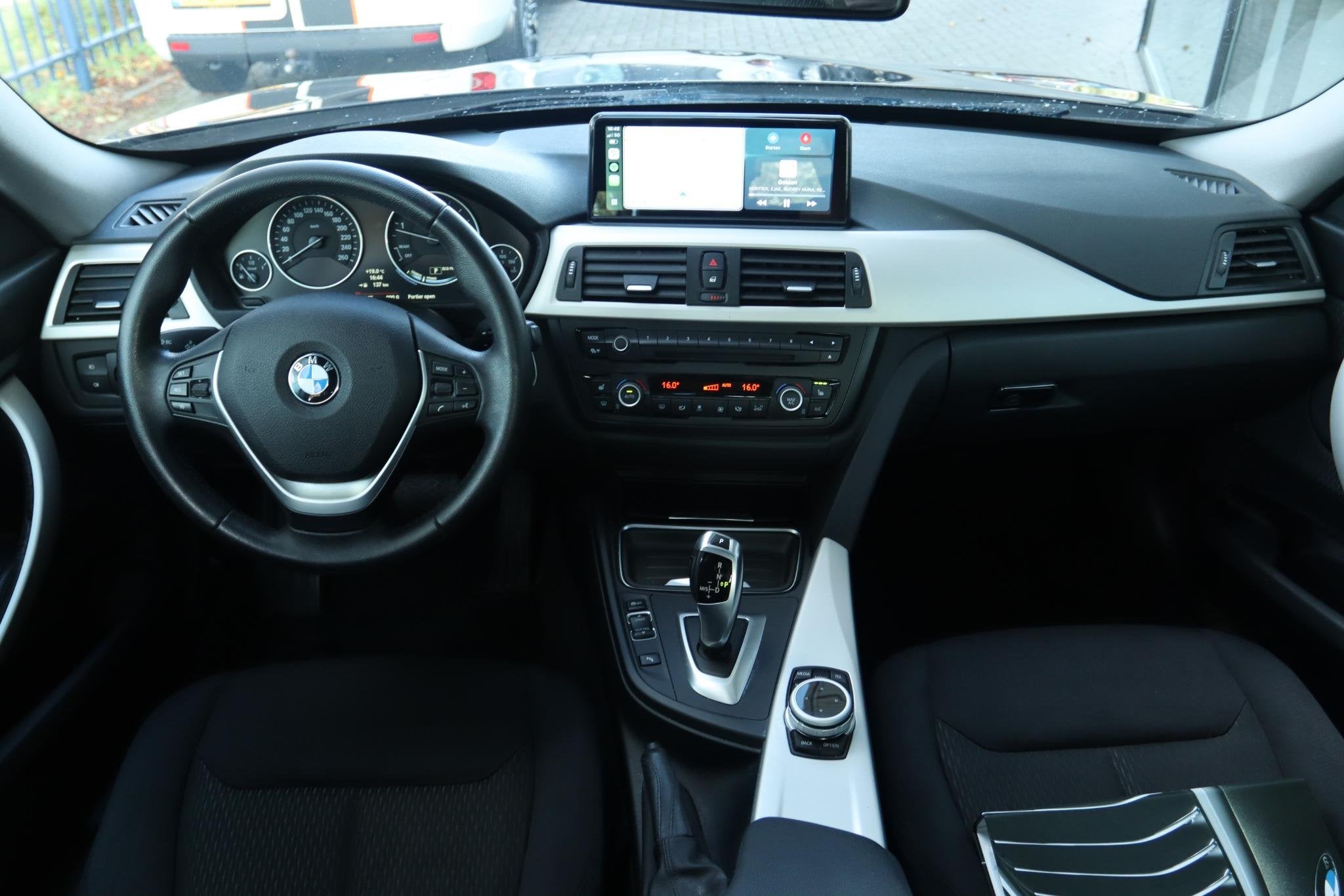 BMW 3-SERIE GRAN TURISMO 318D AUT. EXECUTIVE | CARPLAY | CRU, Auto's, BMW, 1535 kg, Zwart, Diesel, Geïmporteerd