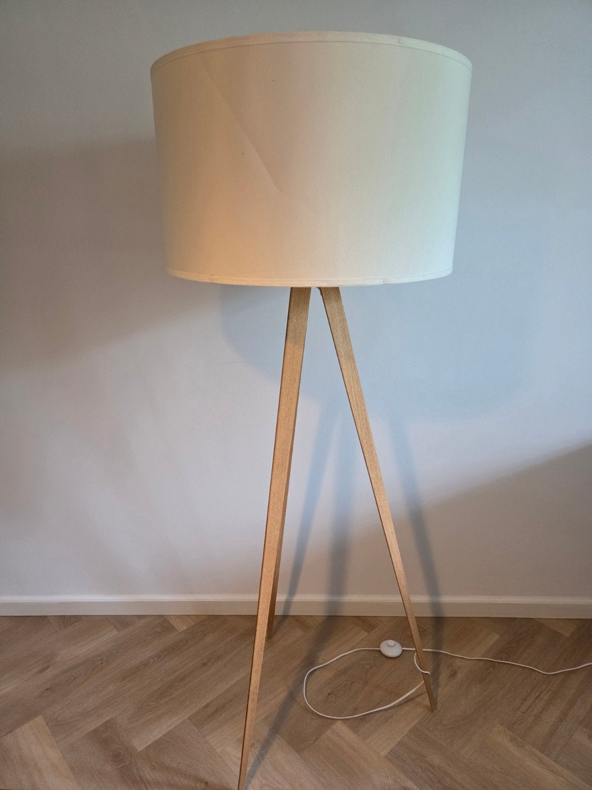 Tripod Floor Lamp, Ophalen